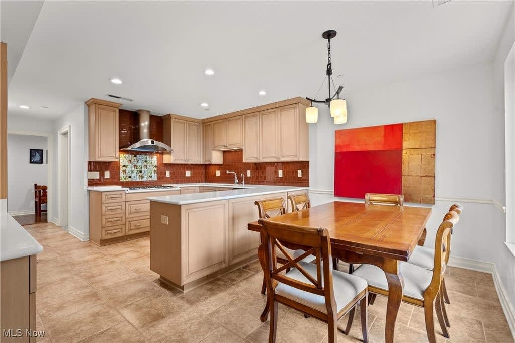27500 Cedar Road 602