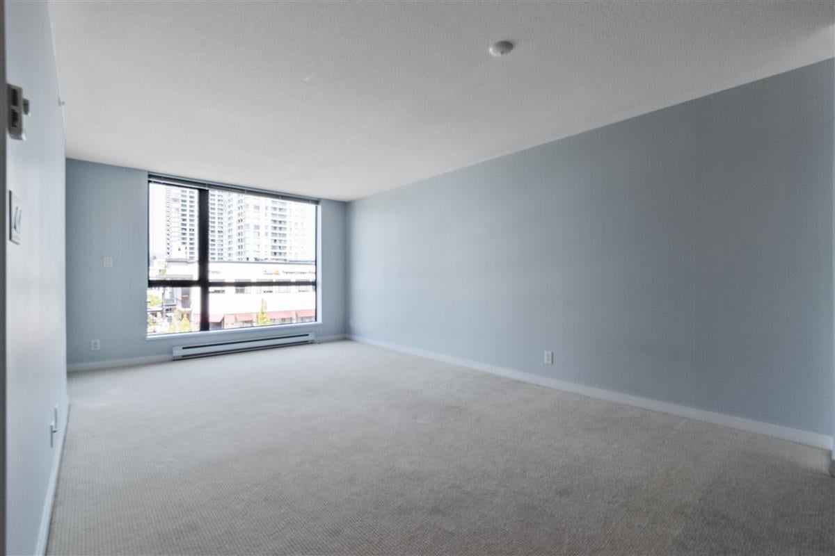 502-7225 Acorn Ave
