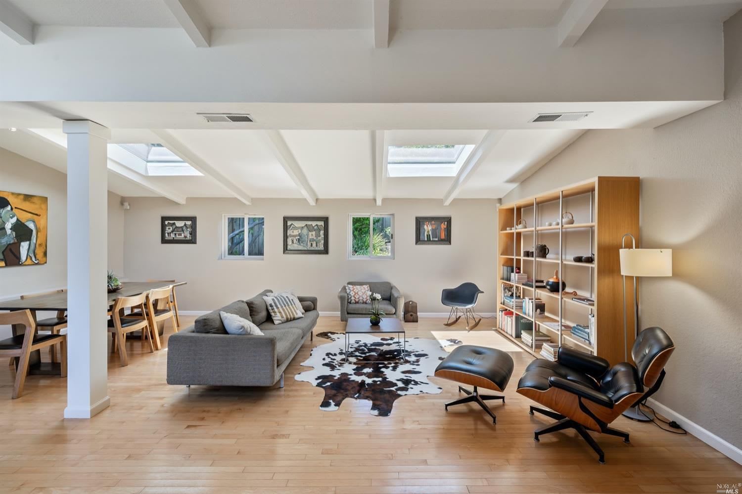 2 Cedarwood Ln