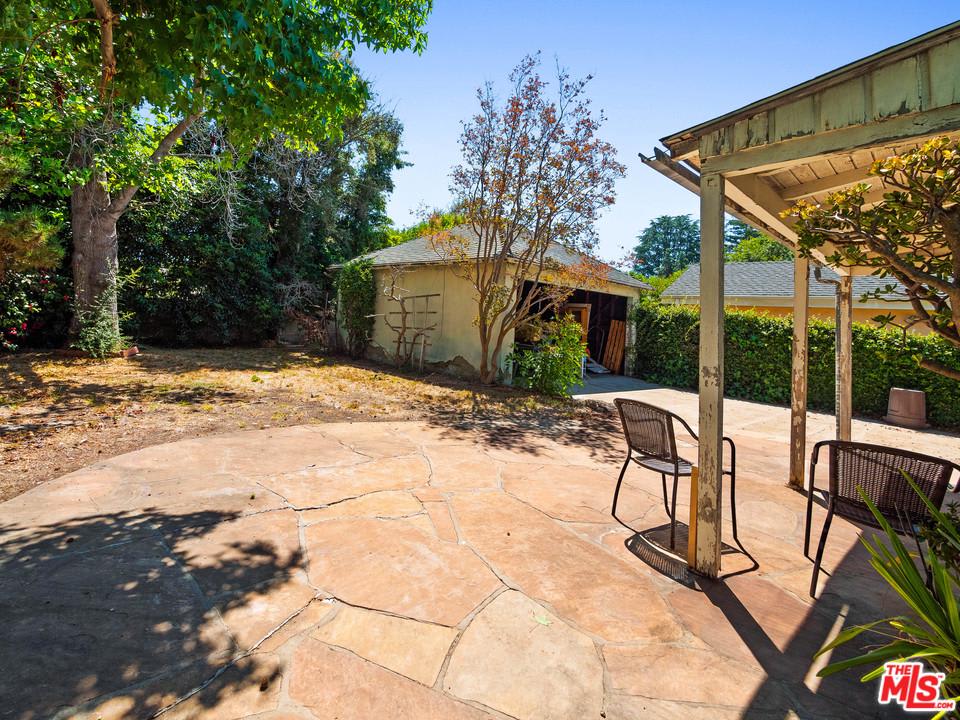 314 S Bundy Dr