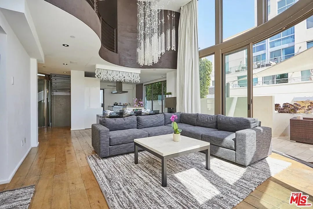 1719 Ocean Front Walk #5