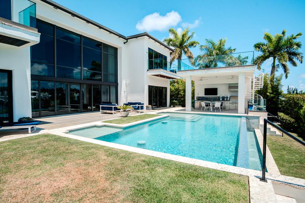 Hibiscus Island mansion in Miami Beach sells for $16.75M (Photos)