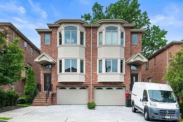 436 Lawton Ave #A