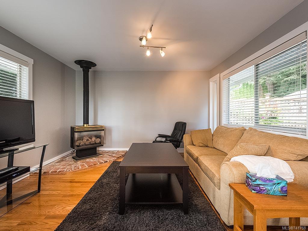 941 Kentwood Terr, Saanich