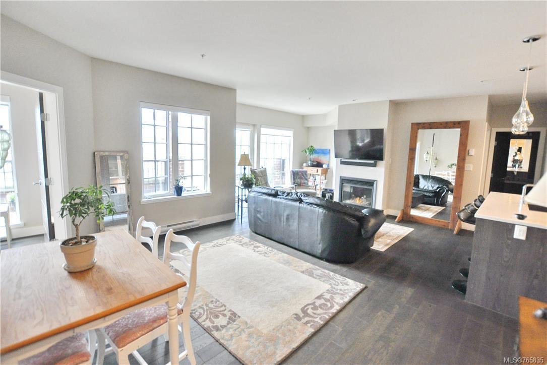 309-1011 Burdett Ave