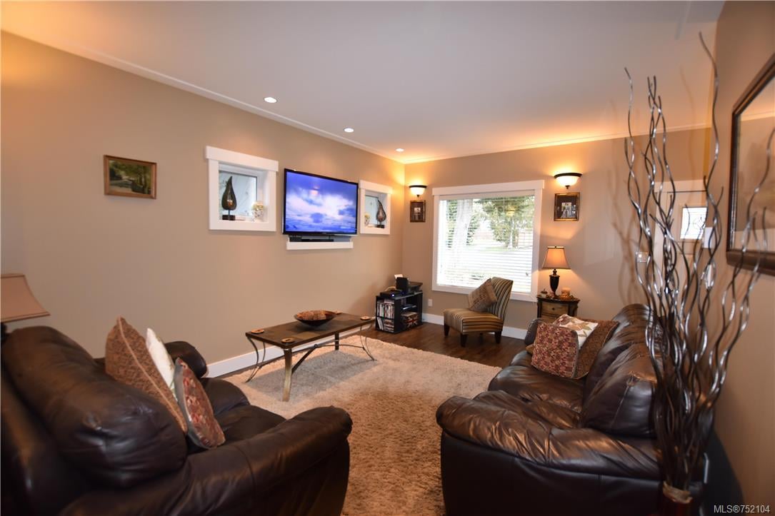 1918 Maple Ave, Sooke