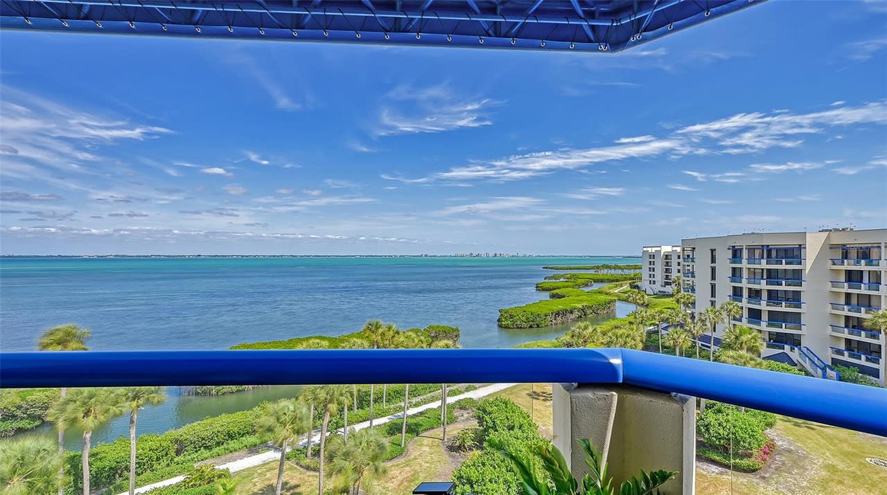 2120 Harbourside Dr, #657