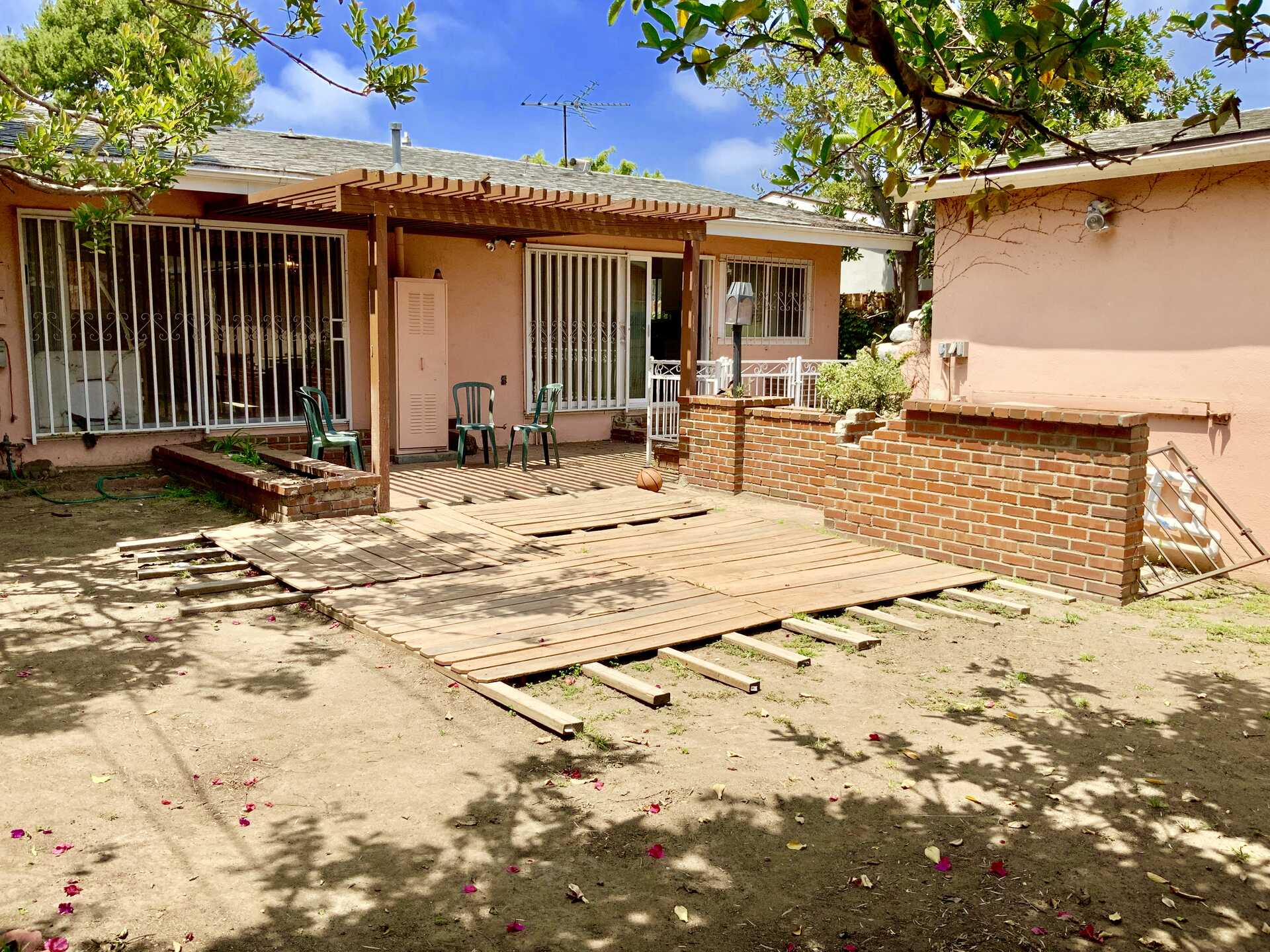 908 Rose Ave