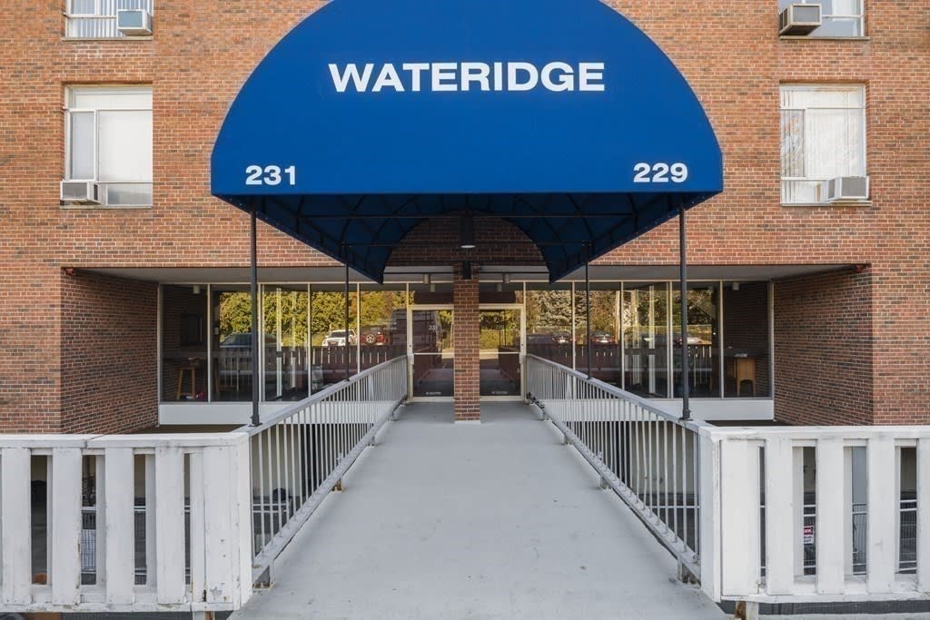 231 Coolidge Ave #412