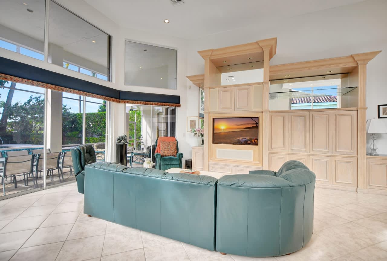 3564 NW Clubside Cir