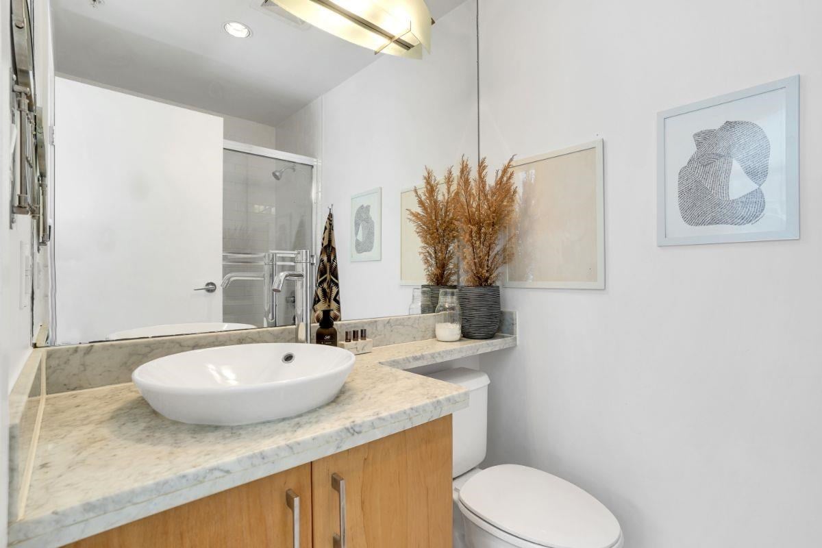 301-1050 Smithe Street, Vancouver