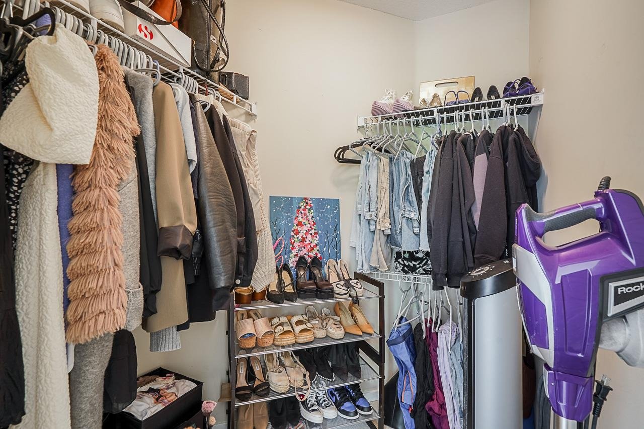 316-9319 University Cres