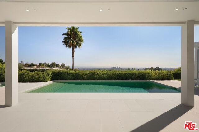 Garden Grandeur