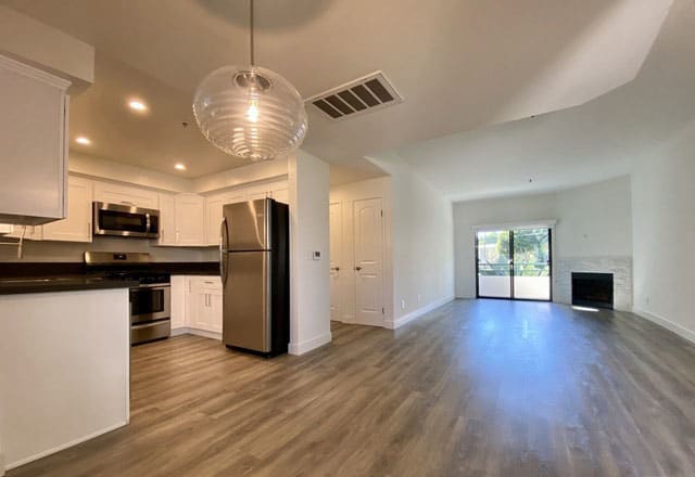 1121 N La Cienega Blvd #305