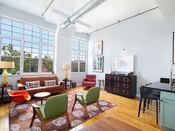 689 Myrtle Ave Apt: 2A