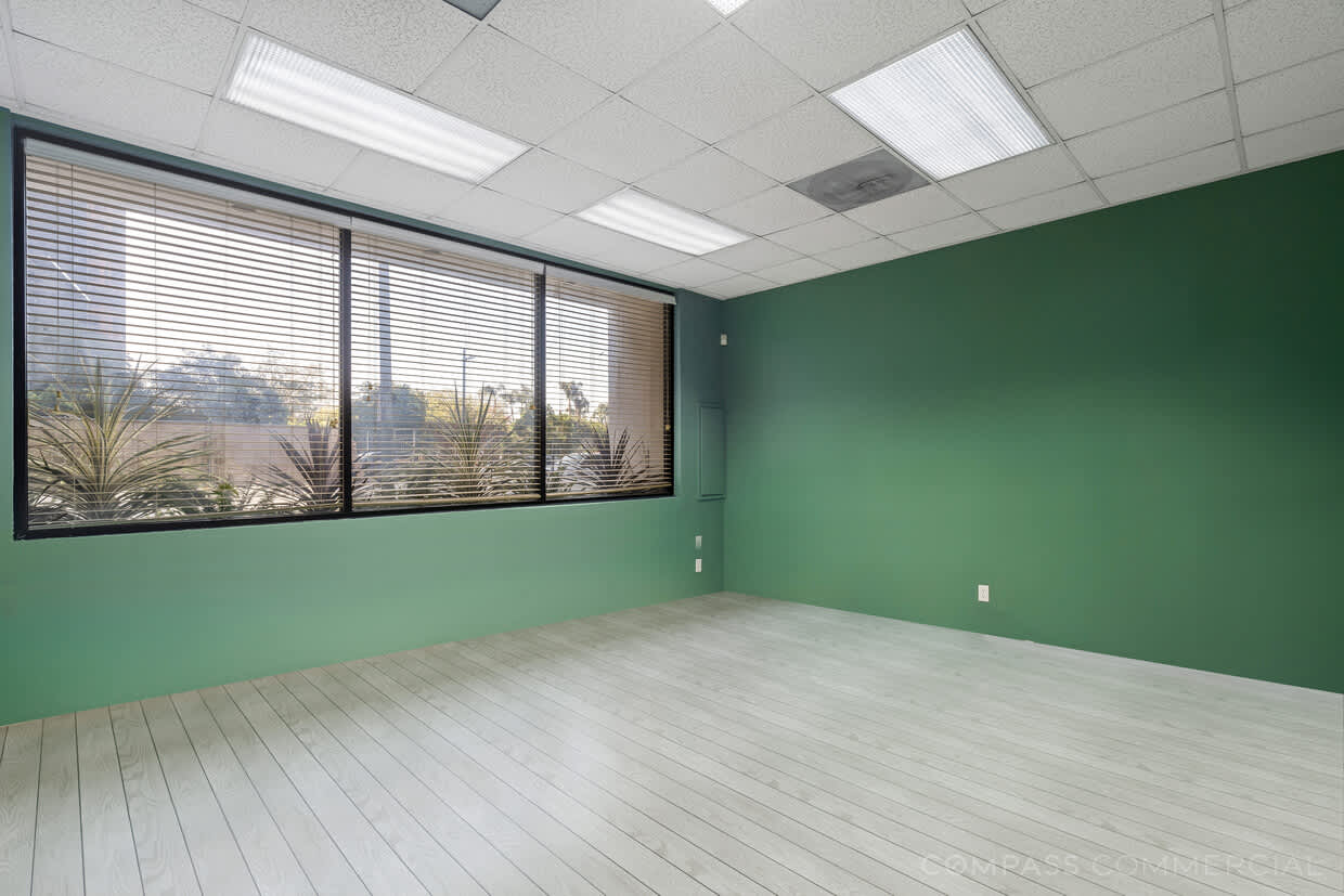 6423 Wilshire Blvd