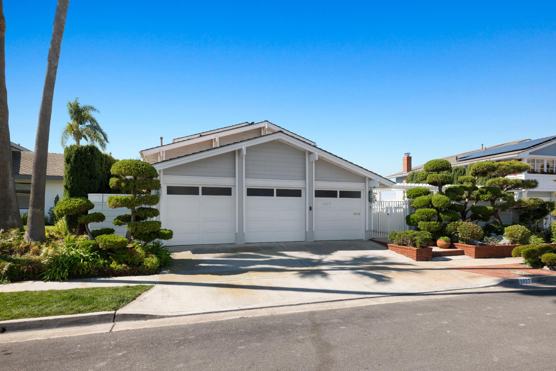 1527 Sandcastle Drive