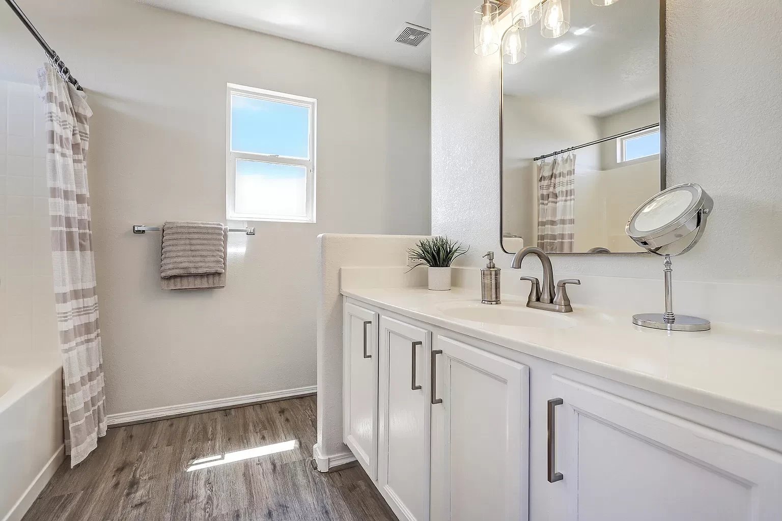 33 Violeta Place Los Lunas