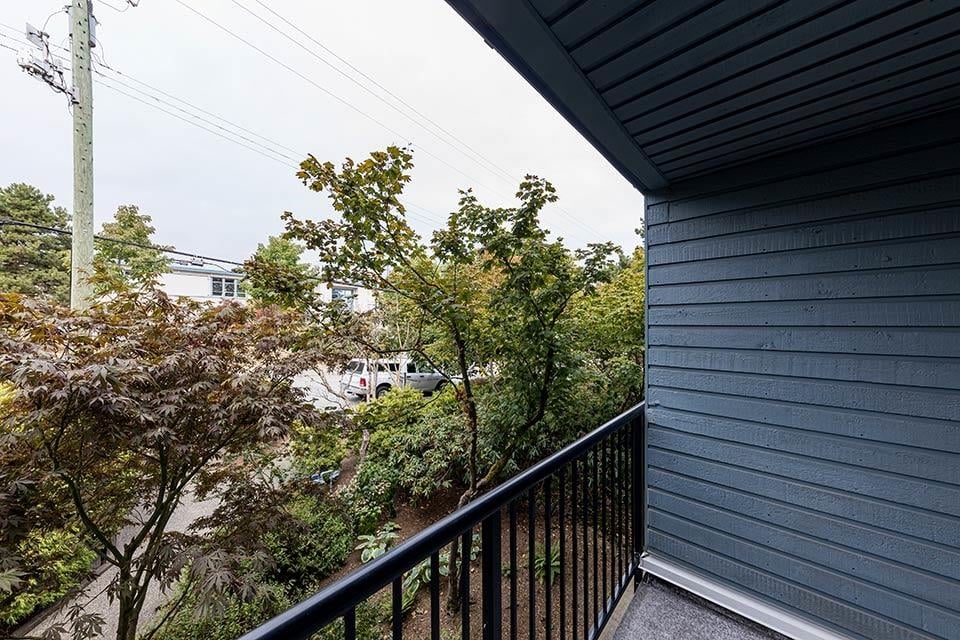 207-1122 King Albert Ave