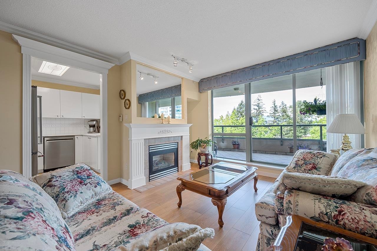 907-6611 Southoaks Cres