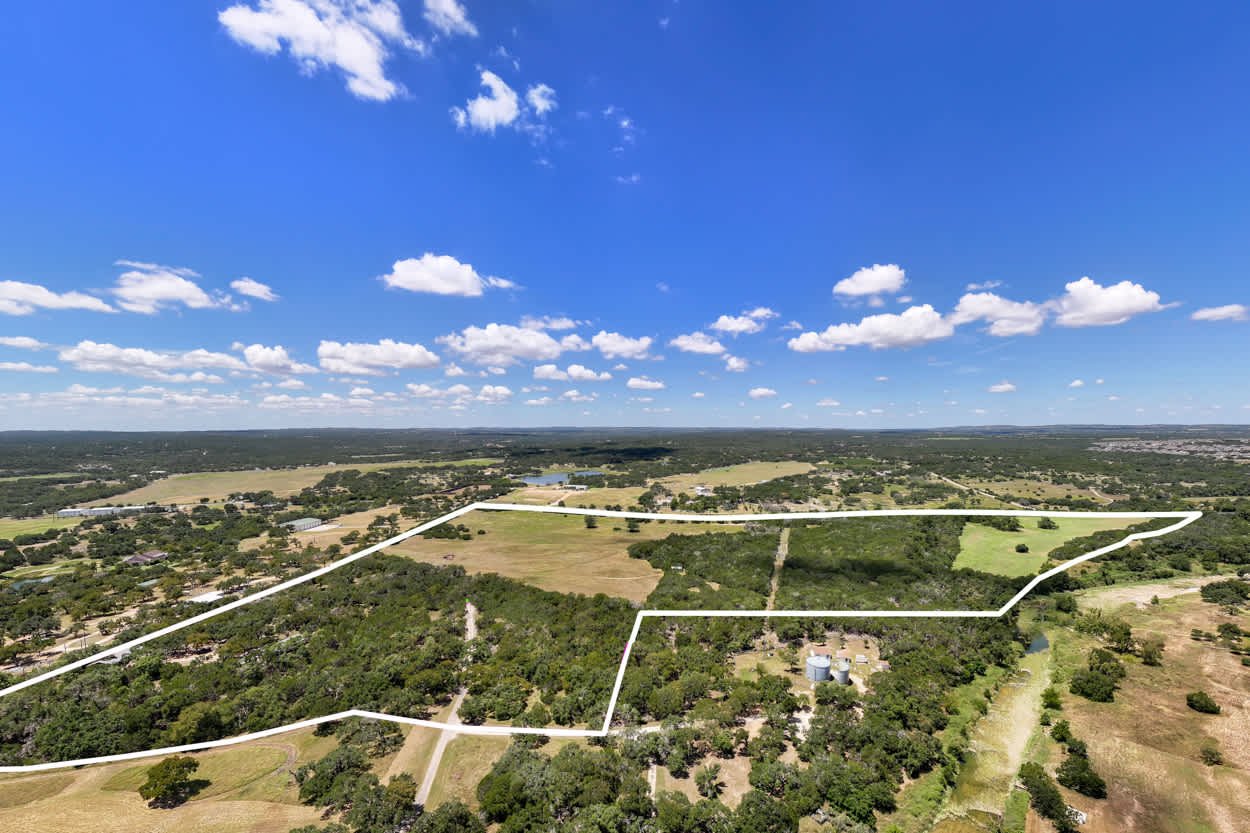 PRIVATE RANCH LISTING IN DRIPPING SPRINGS/DRIFTWOOD