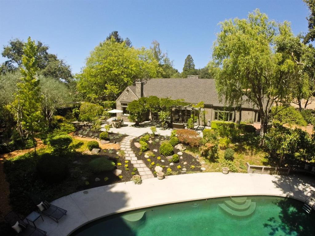 27 Sargent Ln