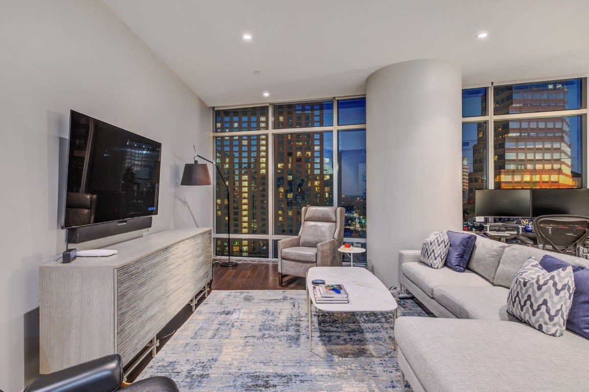 200 Congress Ave, #23F