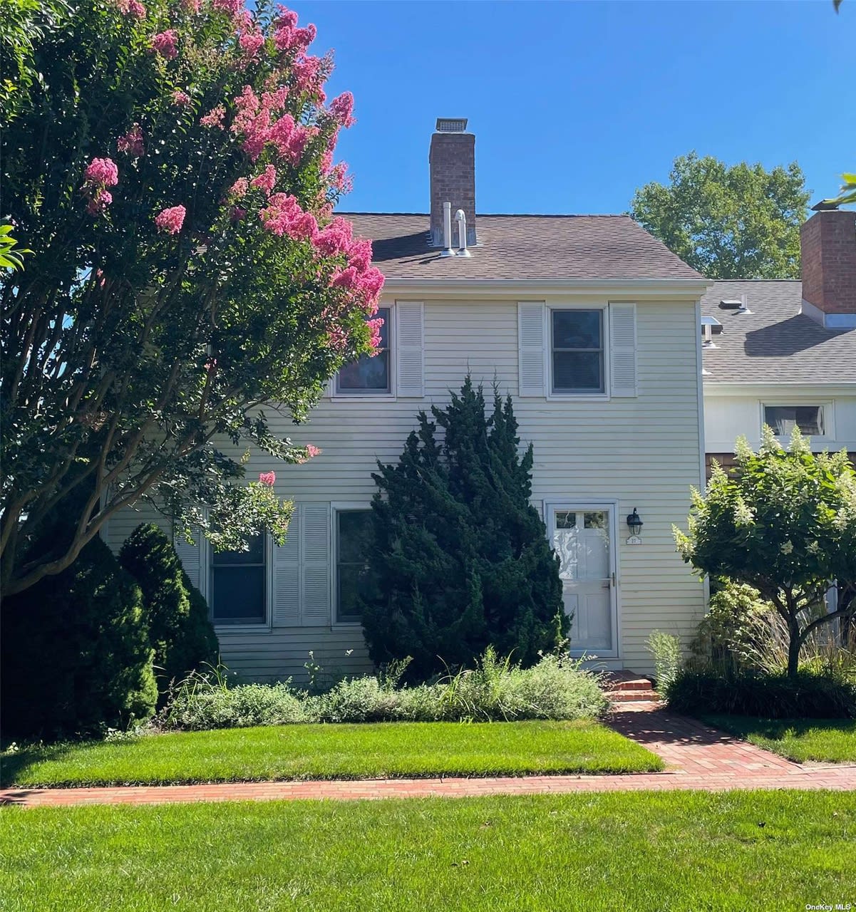 570 Hampton Rd #27