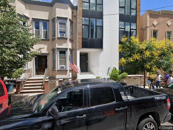 20 Hausman St. Unit: 1