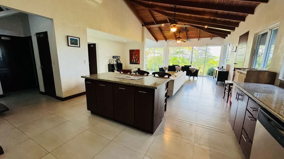 Tranquil Luxury Retreat with Stunning Ocean Views in Uvita