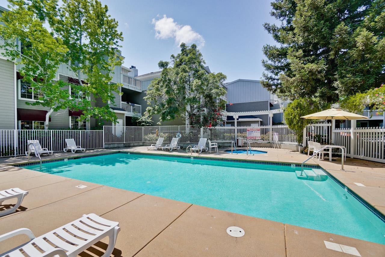 250 Santa Fe Terrace #205