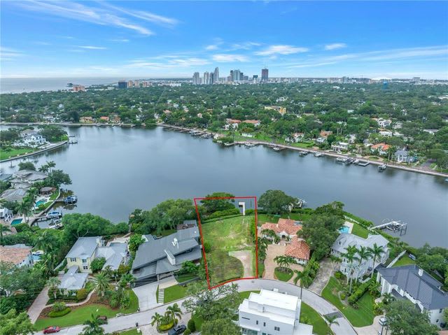 Building a Home in St Petersburg, Florida/Finding Land for Sale and Everything You Need to Know