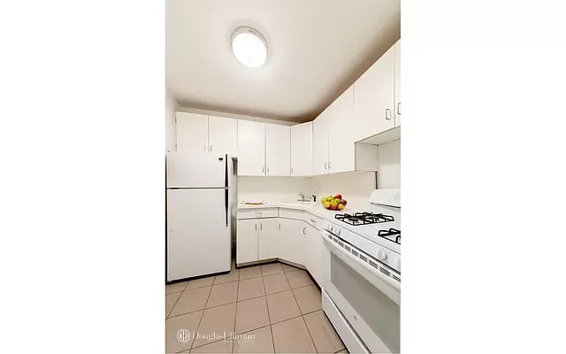 145 East 15th Street Unit: 7N