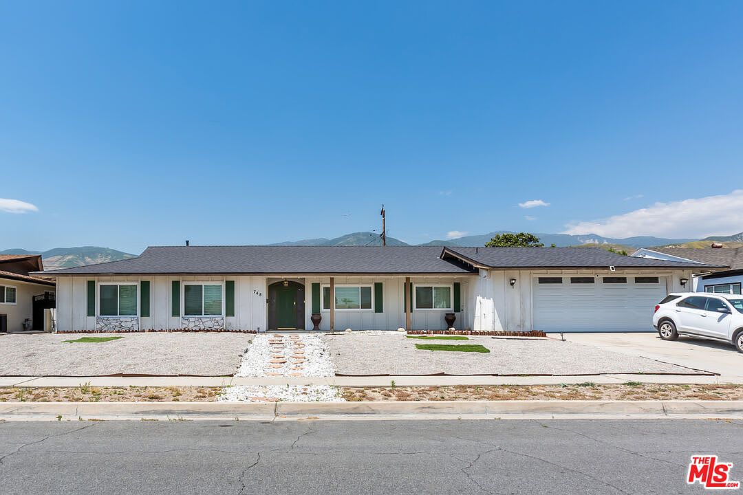 748 E Ralston Ave