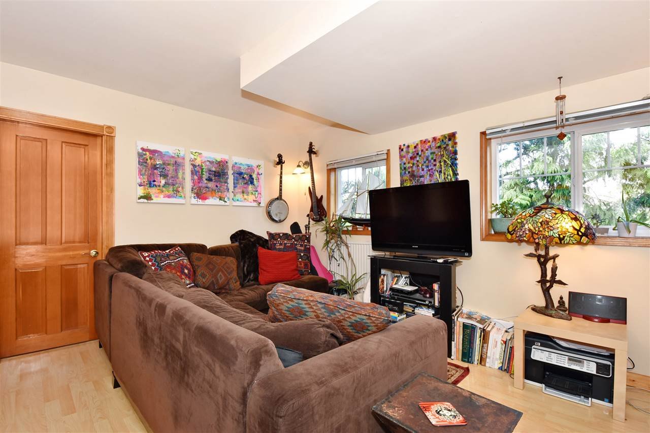 2393 W 6th Ave