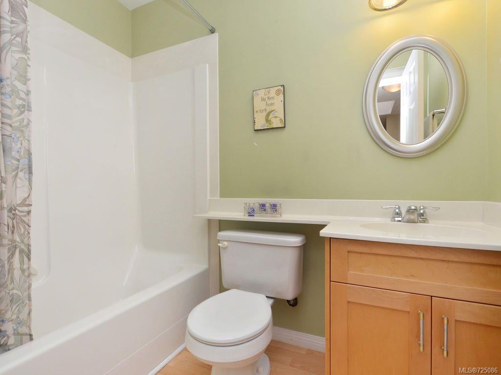 2552 Kinnoull Cres
