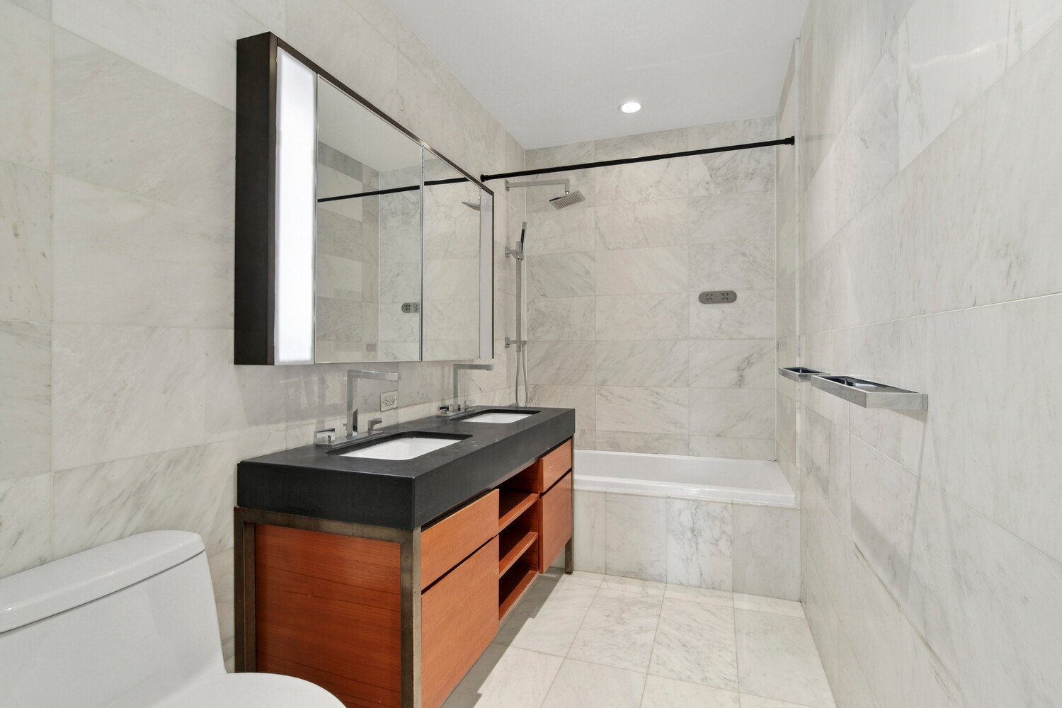 75 Wall Street, Apt 34K