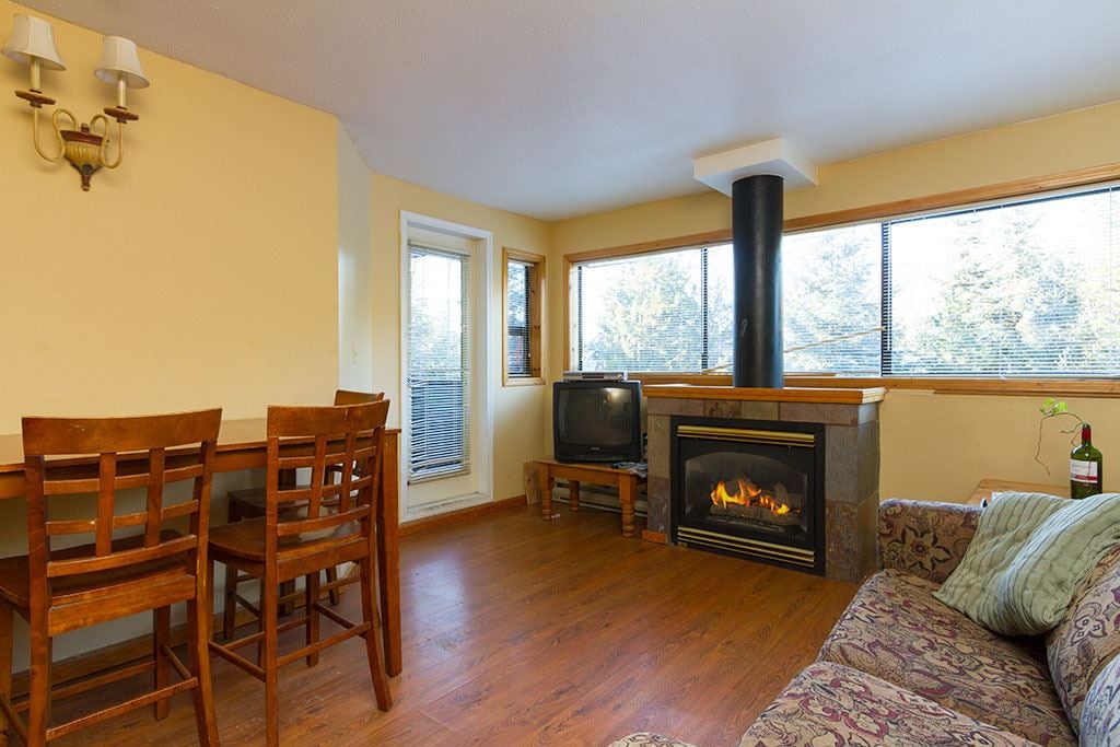 102-2221 Gondola Wy