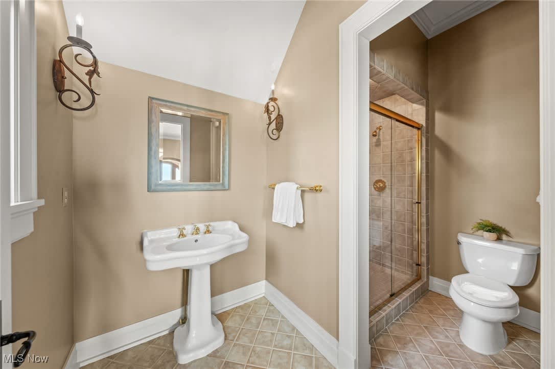 14 Colony Ln