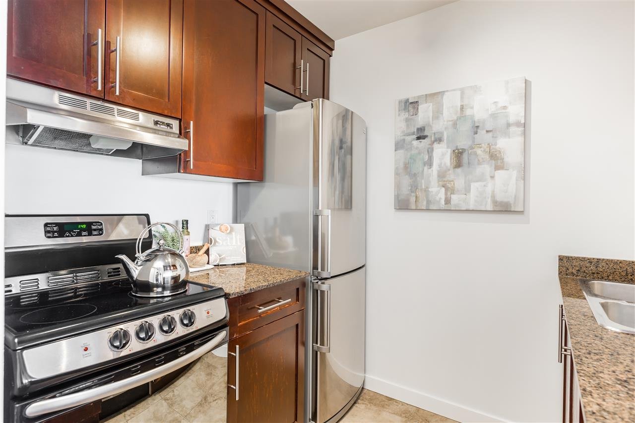 306-288 E 14th Ave
