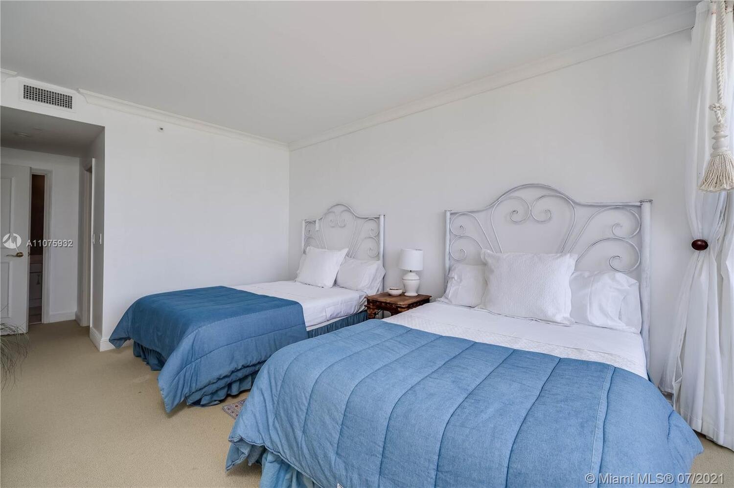9601 Collins Ave, #505