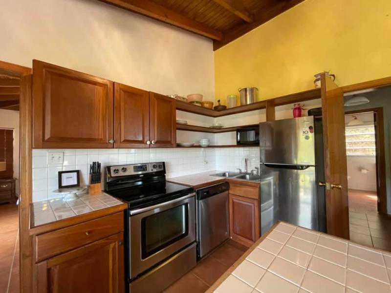 587 Lambert Beach Villa 3 Bed