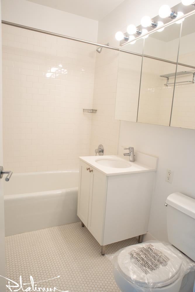455 West 37th Street, Apt 712