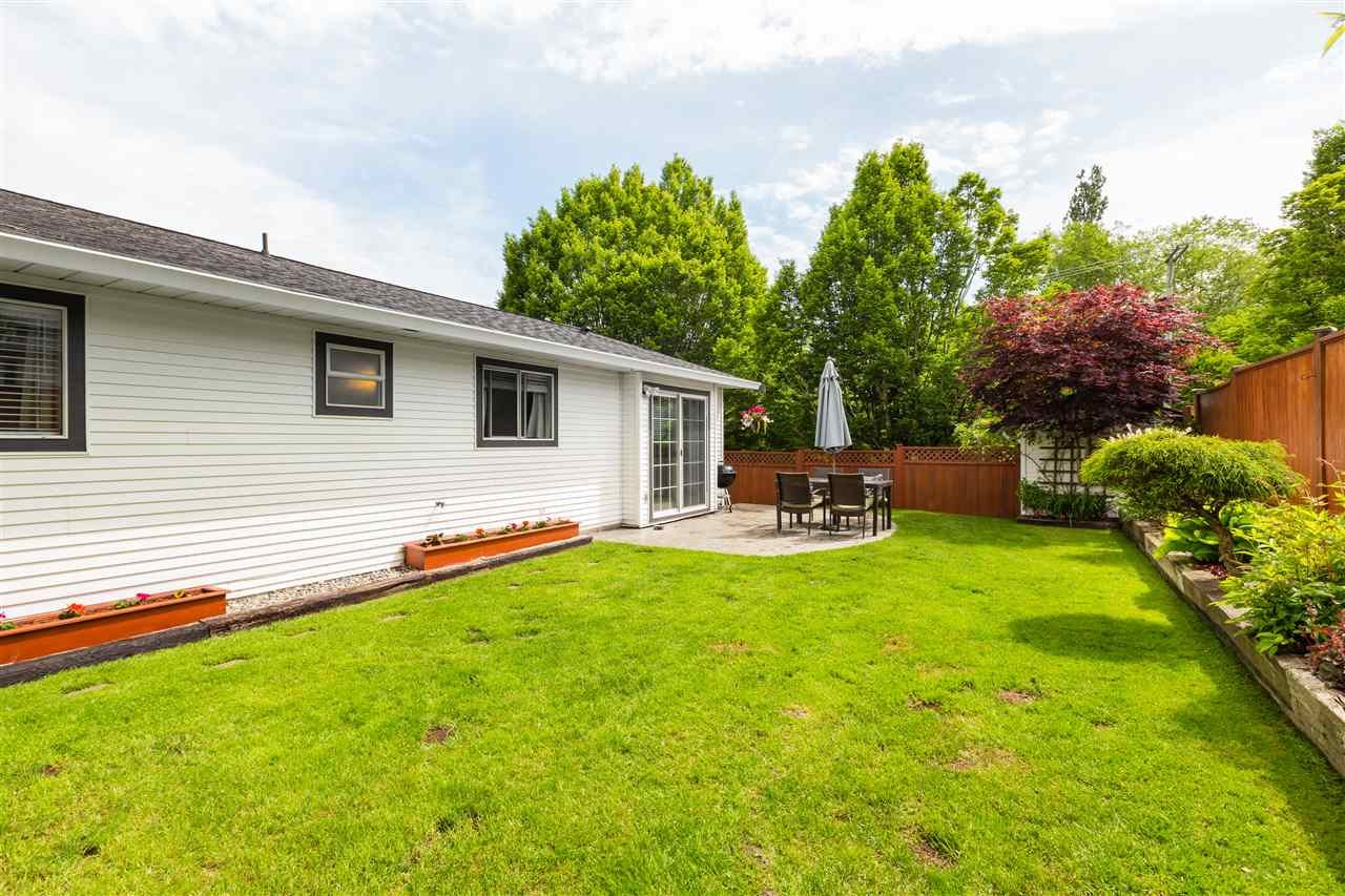 21588 95 Ave