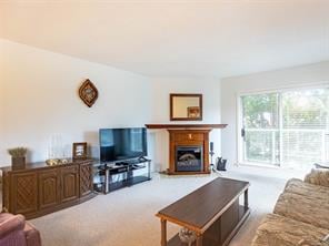 304-2360 James White Blvd, Sidney