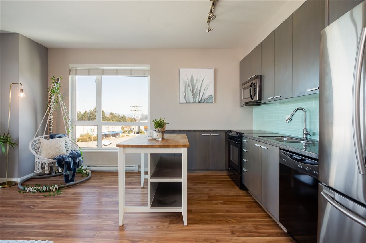 318-5388 Grimmer St