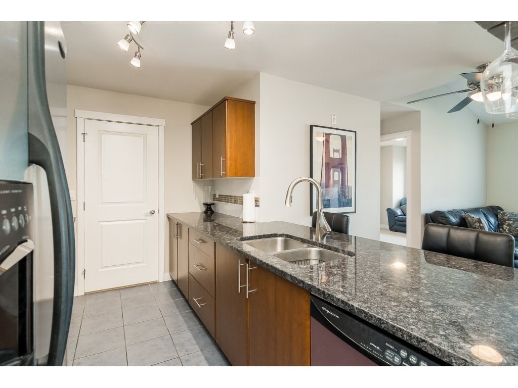 401-19340 65 Ave