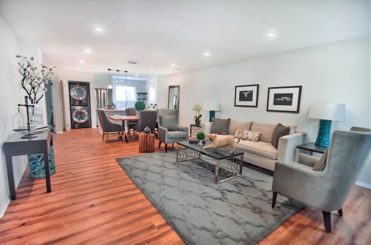11657 Sunshine Studio City Hills, CA