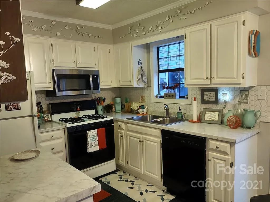 1450 River Dr