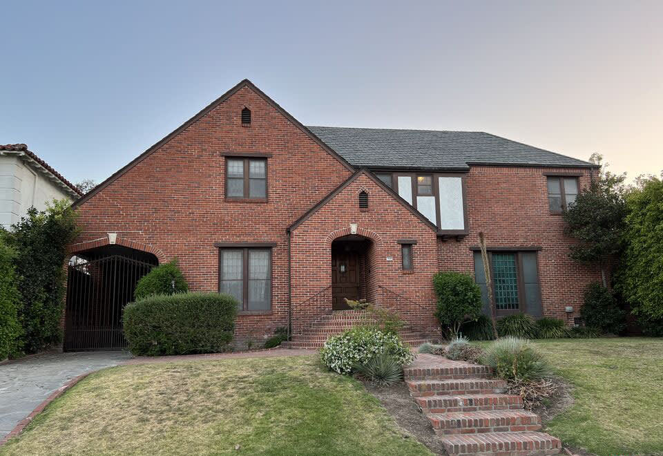 1153 S Camden Dr